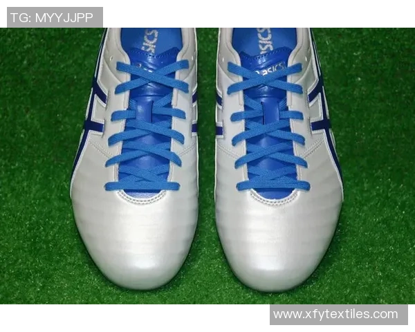 如何根据脚型选择合适的足球鞋尺码提升球场表现 如何根据脚型选择合适的足球鞋尺码提升球场表现