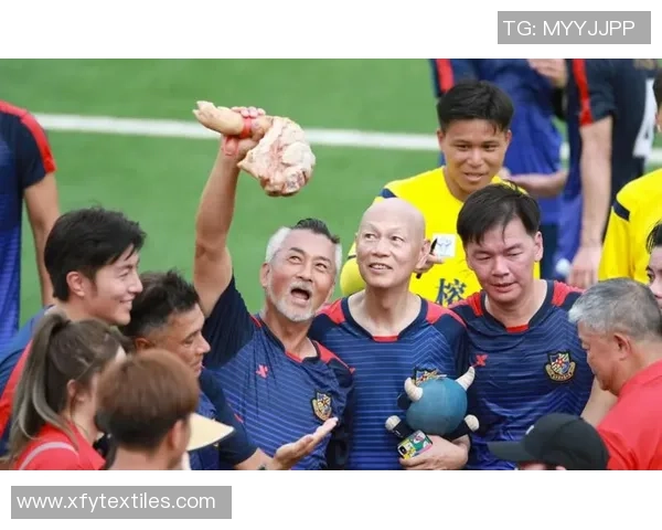 足球明星齐聚一堂 星爷也忍不住秀一波技艺与风采 足球明星齐聚一堂 星爷也忍不住秀一波技艺与风采