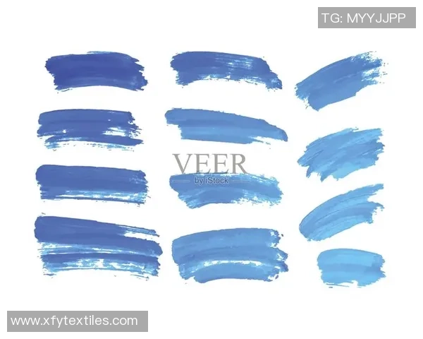 手绘笔触定格绿茵巨星风采 球场记忆化作温情合影