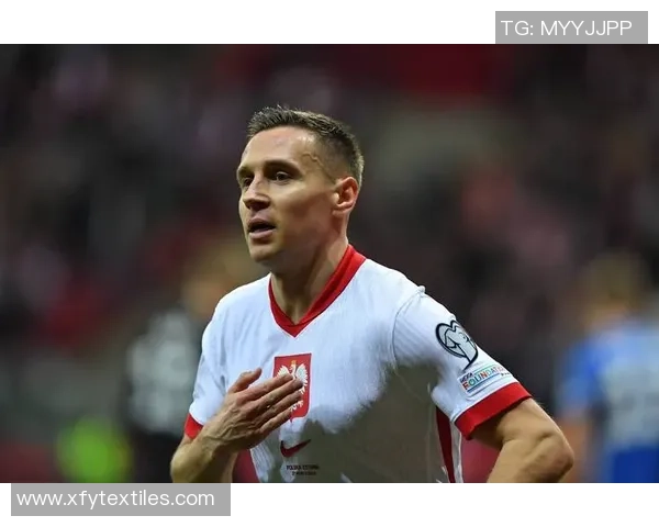 波兰球迷心中最受喜爱的足球明星与其辉煌成就分析 波兰球迷心中最受喜爱的足球明星与其辉煌成就分析